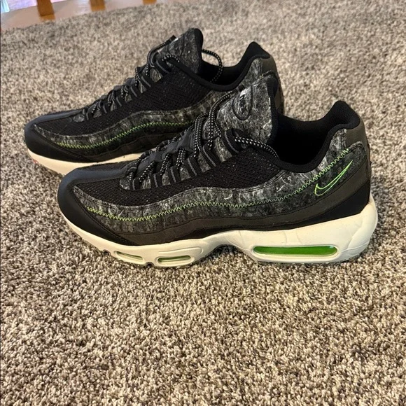 Nike Black and Green Air Max Sneakers - Picture 2 of 4